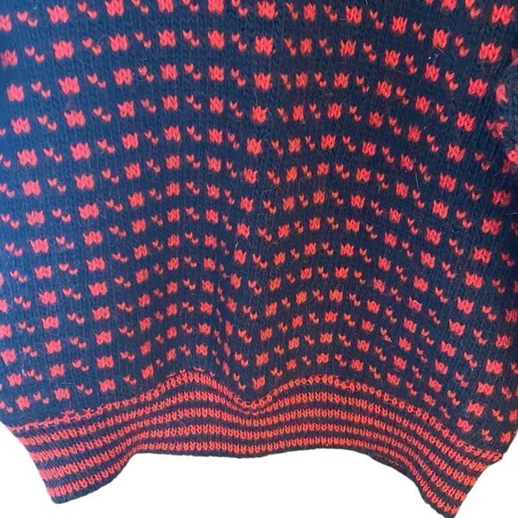 DEVOLD Sz 50/2XL Red Abstract Printed Crew Neck Wool Knit Norway Ski Sweater - Picture 6 of 9
